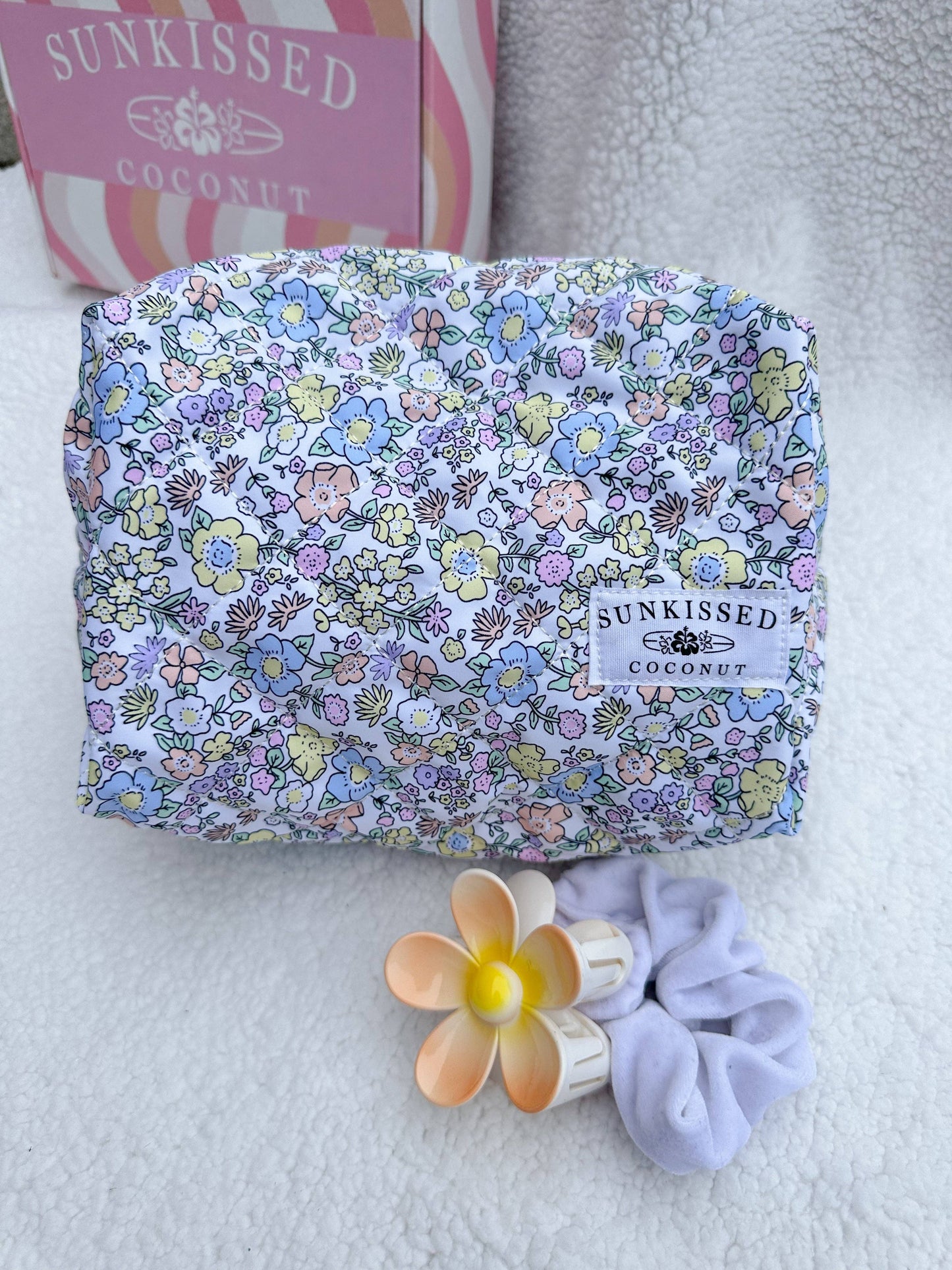 Pastel Flower Quilted Handmade Makeup Bag: One-Size / Pastel Flower